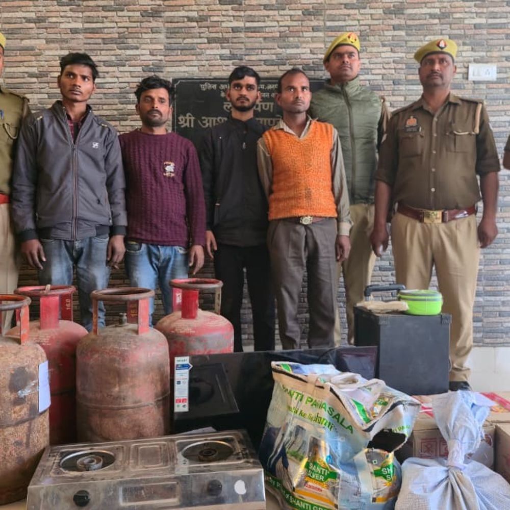 औरैया में अंतर्जनपदीय चार चोर गिरफ्तार:चोरी का माल भी बरामद, आरोपियों पर कई मुकदमे भी दर्ज हैं