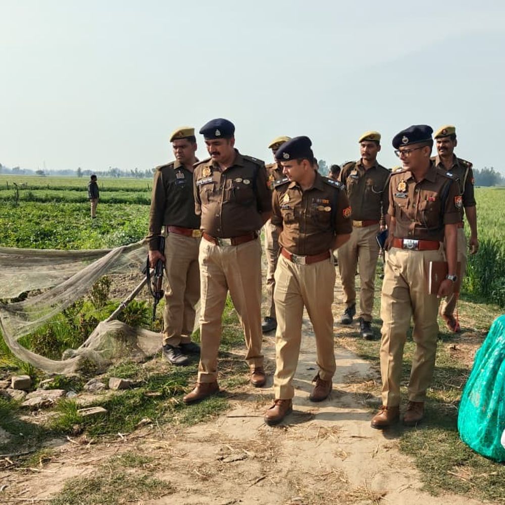 खेत में काम कर रही महिला की गला रेतकर हत्या:खाना लेकर पहुंचे बच्चों ने देखा मां का शव, गर्दन पर गहरे घाव