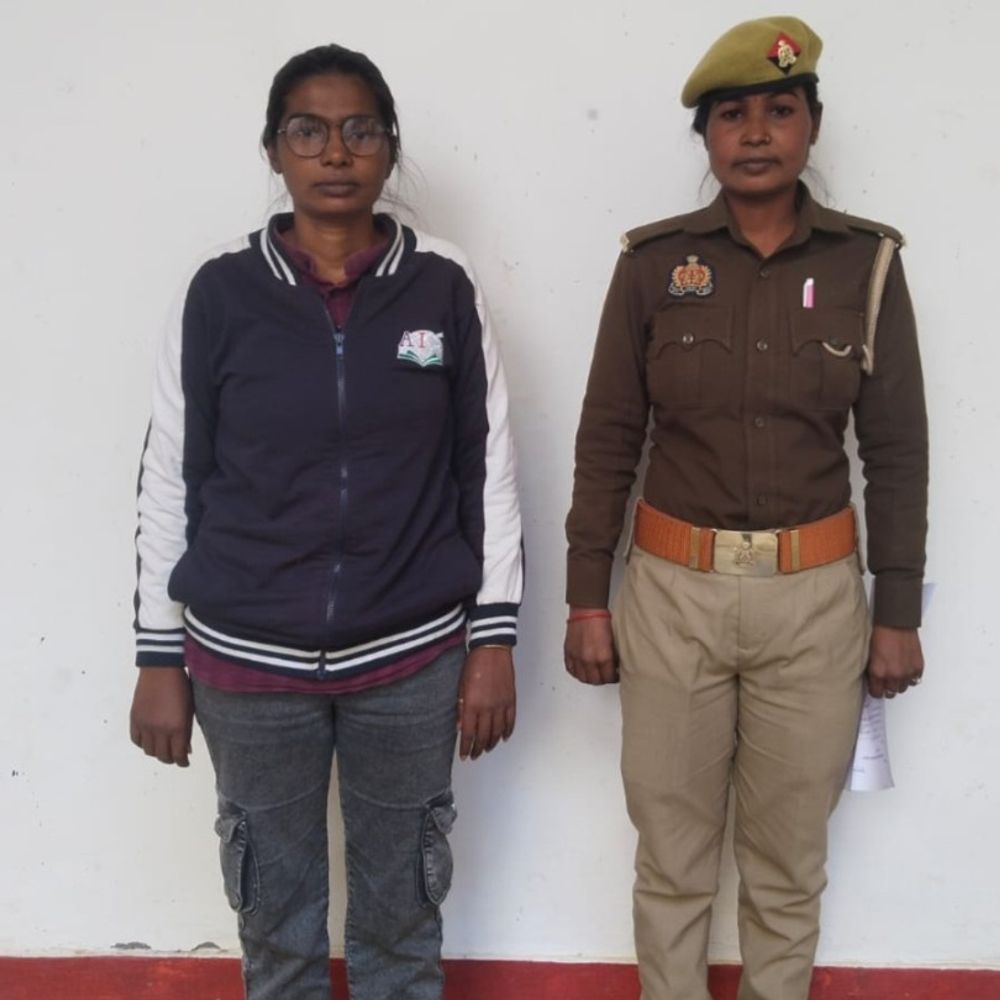 नाबालिग को भगाने और गैंगरेप केस में वांछित महिला गिरफ्तार:मिर्जापुर में 2023 में दर्ज हुआ था मुकदमा; मुखबिर की सूचना पर पुलिस ने पकड़ा
