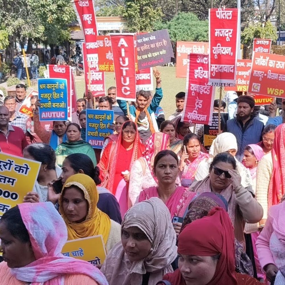 मुरादाबाद में आशा वर्कर्स का प्रदर्शन:मानदेय बढ़ोतरी, सरकारी दर्जा और स्वास्थ्य सुविधाओं की मांग