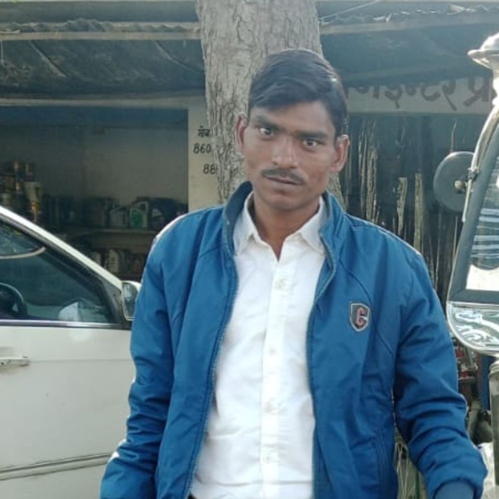 उन्नाव में ई-रिक्शा पलटने से चालक की मौत:गंगा एक्सप्रेसवे के पास हुआ हादसा, परिवार में मचा कोहराम।