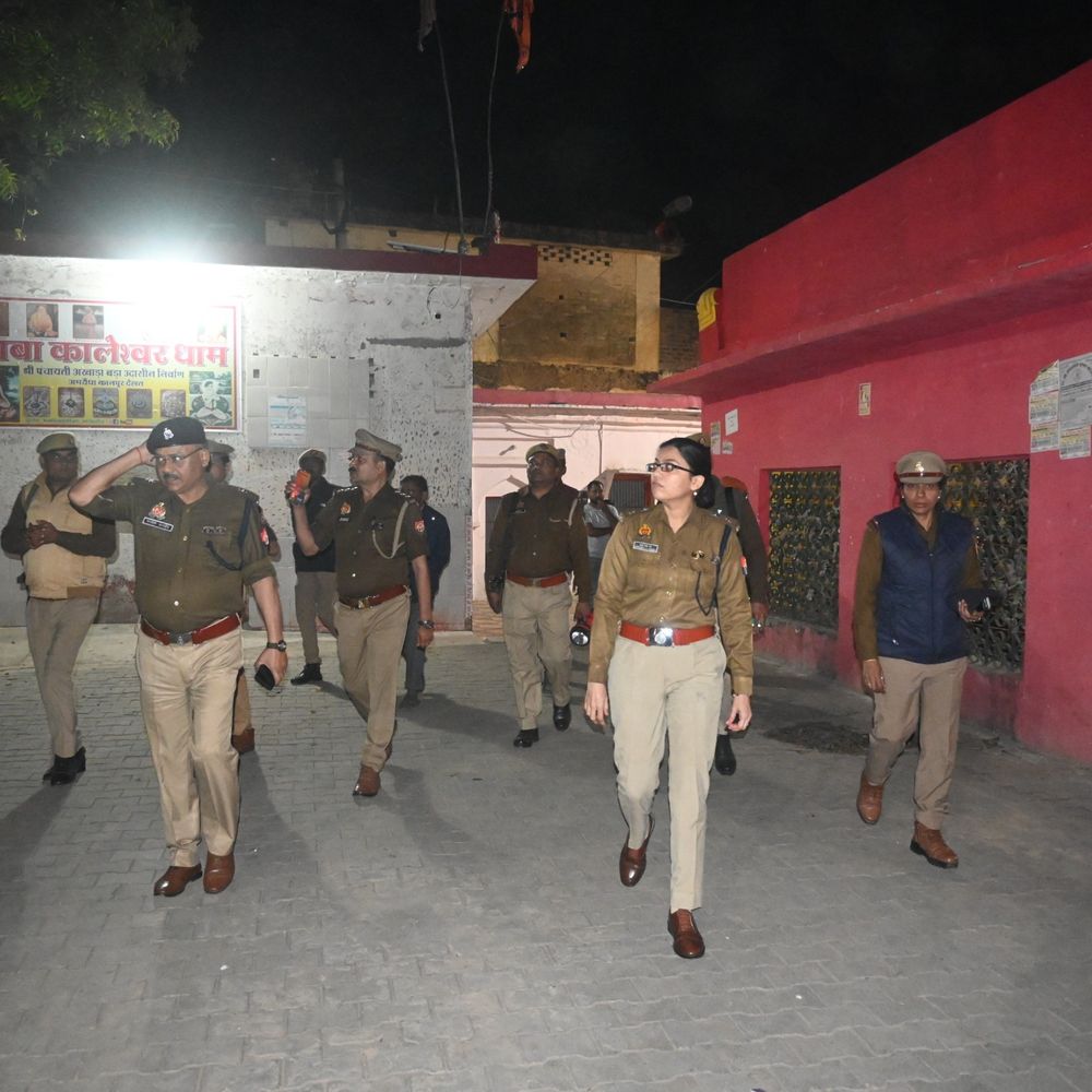 एसपी ने अमरौधा चौकी का औचक निरीक्षण किया:पुलिसकर्मियों को दी चेतावनी, त्योहारों के लिए सुरक्षा व्यवस्था जांची