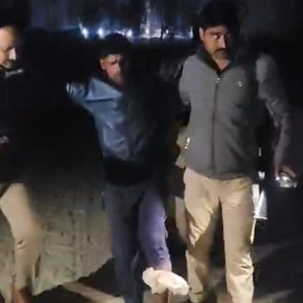 श्रावस्ती में पुलिस मुठभेड़ में एक बदमाश घायल:मौके से भाग रहे चोरी के आरोपी दो अन्य साथी भी गिरफ्तार