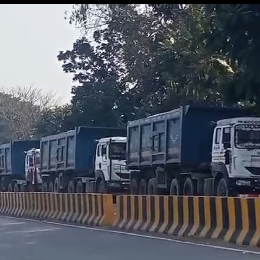 श्रावस्ती में अवैध खनन पर कार्रवाई:प्रशासन सख्त अब तक 12 वाहन सीज, ओवरलोड गिट्टी-बालू परिवहन पर शिकंजा