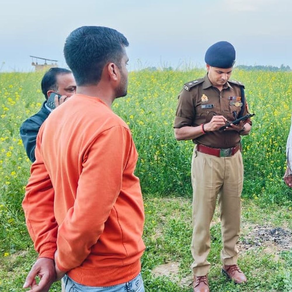 हरदोई में गेस्ट हाउस संचालक की हत्या:थाने से एक किमी दूर जंगल में मिला लहूलुहान शव, पास में पड़ा था बांका