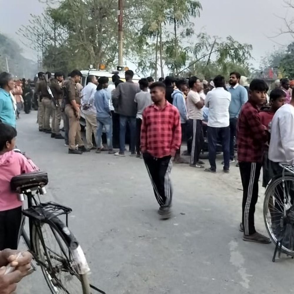 बलिया के बांसडीह में ट्रैक्टर पलटने से मासूम की मौत:चाचा के साथ जा रहा था खेत, रास्ते में हुई दर्दनाक दुर्घटना