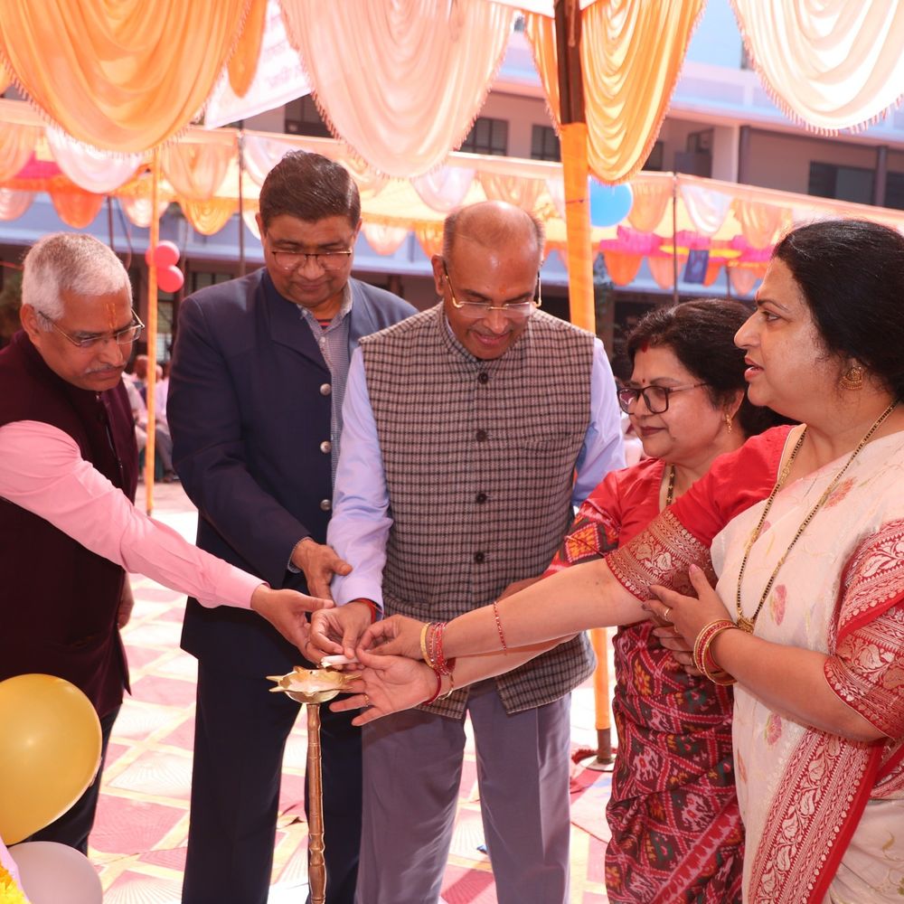 परमहंस KVM कॉलेज का 23वां स्थापना दिवस:कुलपति विनय पाठक बोले,असली शिक्षा तर्क करना सिखाती है, डिग्री नहीं