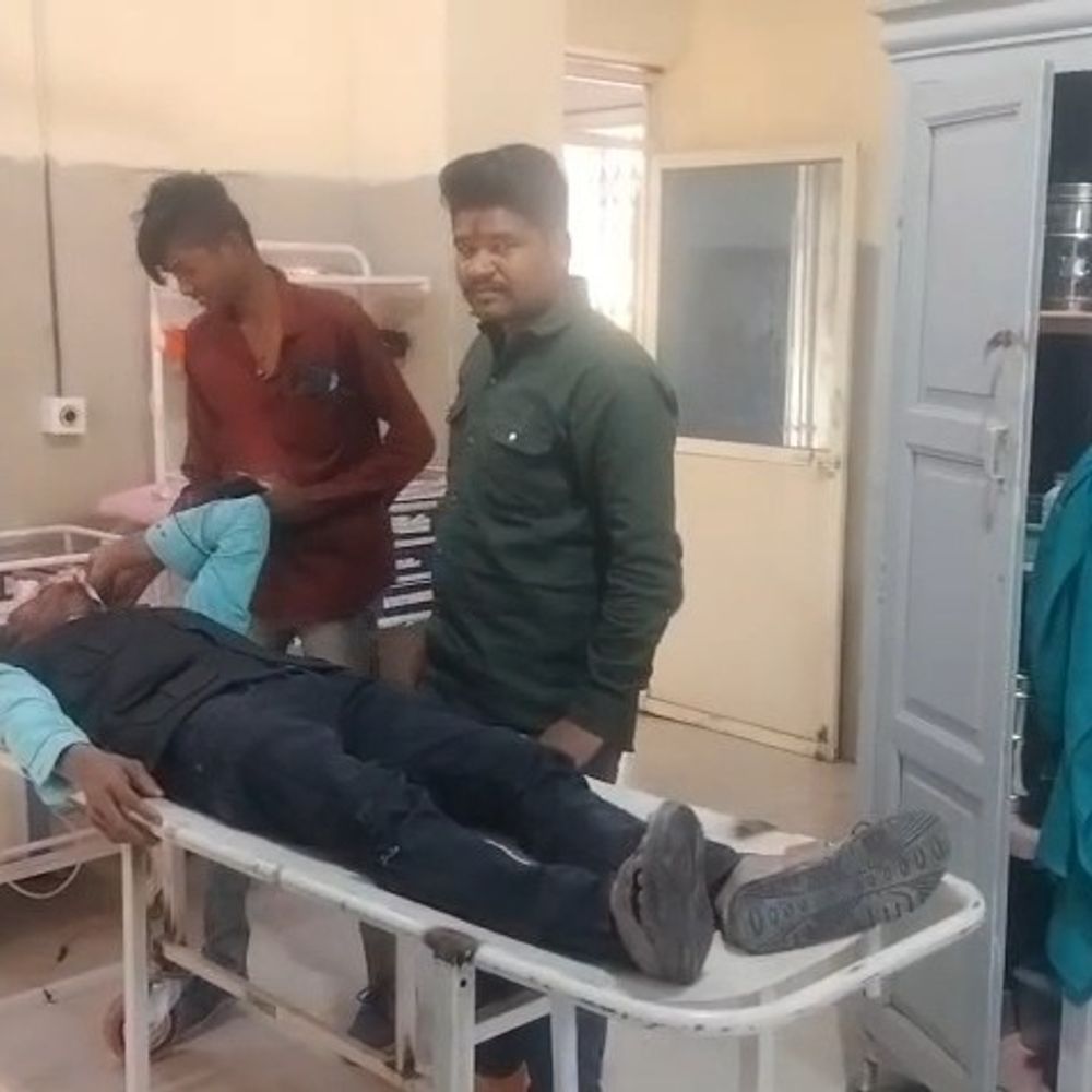 शाजापुर में असंतुलित होकर फिसली बाइक, युवक घायल:  उकवाता रेलवे ब्रिज के पास हादसा, डायल 112 ने पहुंचाया अस्पताल – shajapur (MP) News