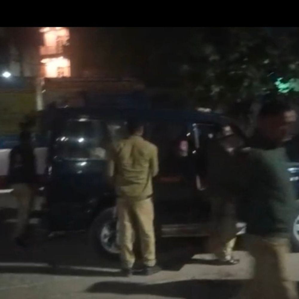 जौनपुर में सौतेले भाई की गला दबाकर हत्या:दोनों के बीच नशे में हुई मारपीट, पुलिस ने आरोपी को पकड़ा