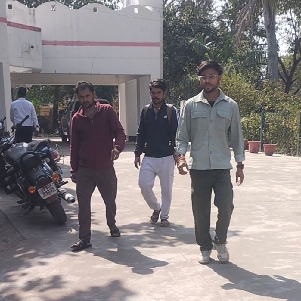 ललितपुर में सांसद कार्यालय के मोबाइल दुकान में चोरी:अज्ञात चोर कंप्यूटर, नगदी और मोबाइल उपकरण ले गए