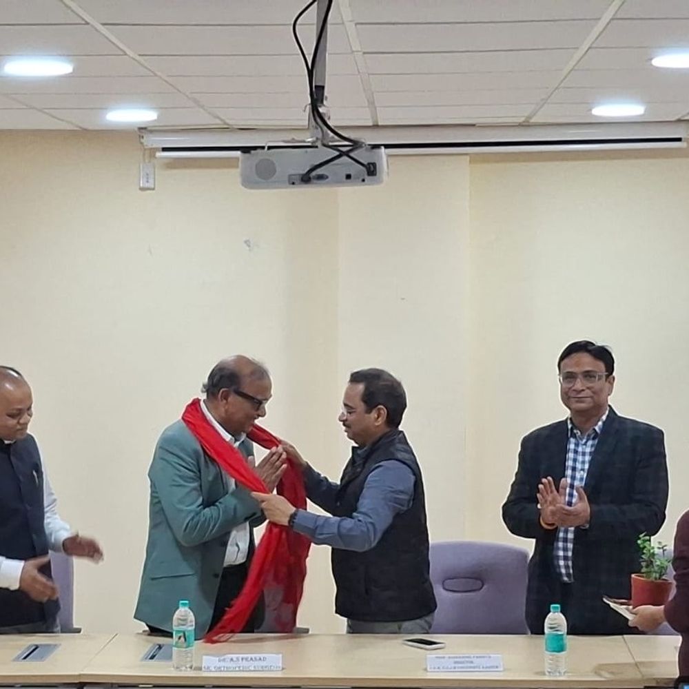 स्कूल ऑफ बिजनेस मैनेजमेंट में एलुमनाई टॉक हुई:CSJMU में कार्यक्रम हुआ, डॉ. एएस प्रसाद ने साझा किए सफलता के मंत्र