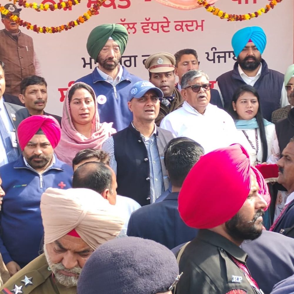 अबोहर पहुंची राज्यपाल कटारिया की पैदल यात्रा:  गुलाब चंद बोले- कुर्बानी नहीं नशे के खिलाफ सहयोग की जरुरत, लोगों को दिलाई शपथ – Abohar News