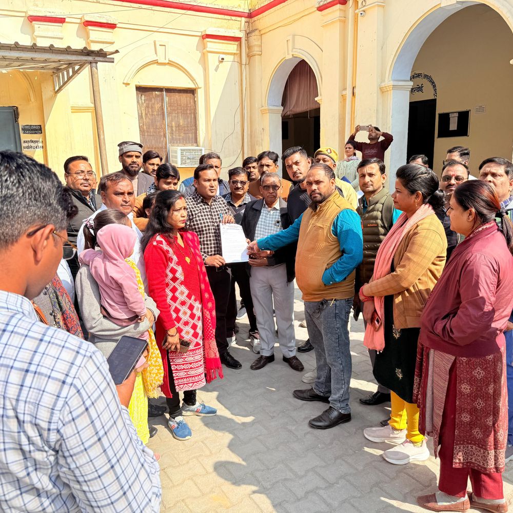 हरदोई में NHM कर्मियों को मानदेय नहीं मिला:'नो पे-नो वर्क' की चेतावनी, शासन को ज्ञापन