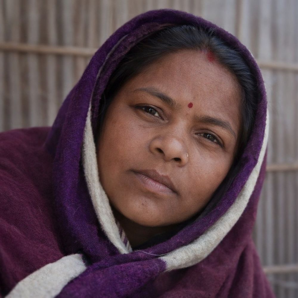 औरैया में फंदे से झूली विवाहिता:बच्चों ने कमरे में लटका शव देख मचाई चीख-पुकार, पति गया था गुवाहाटी