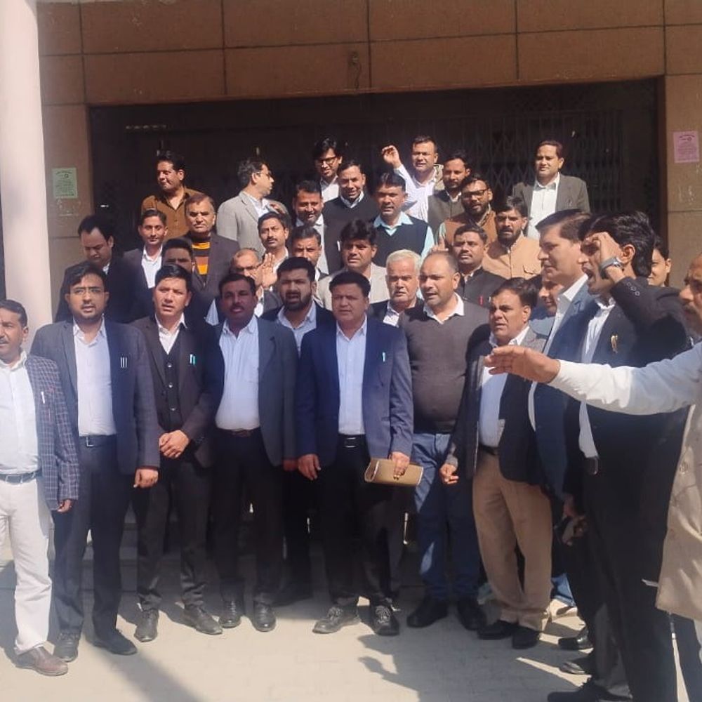 रामपुर अधिवक्ता हत्याकांड, बागपत में वकीलों का प्रदर्शन:दोषियों पर कठोर कार्रवाई, पीड़ित परिवार को आर्थिक सहायता की मांग