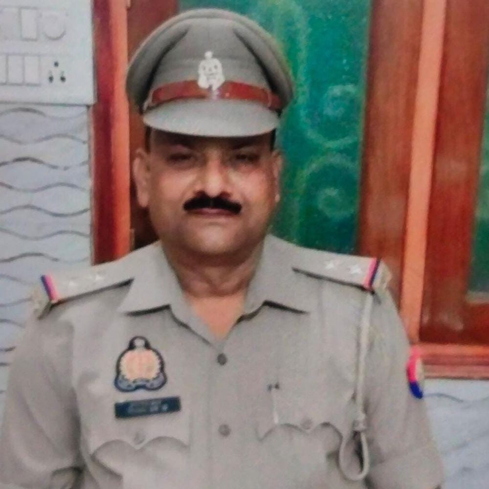 बदायूं के थानेदार समेत 4 पुलिसकर्मी निलंबित:संभल में दबिश के दौरान मौत और FIR में देरी पर एक्शन