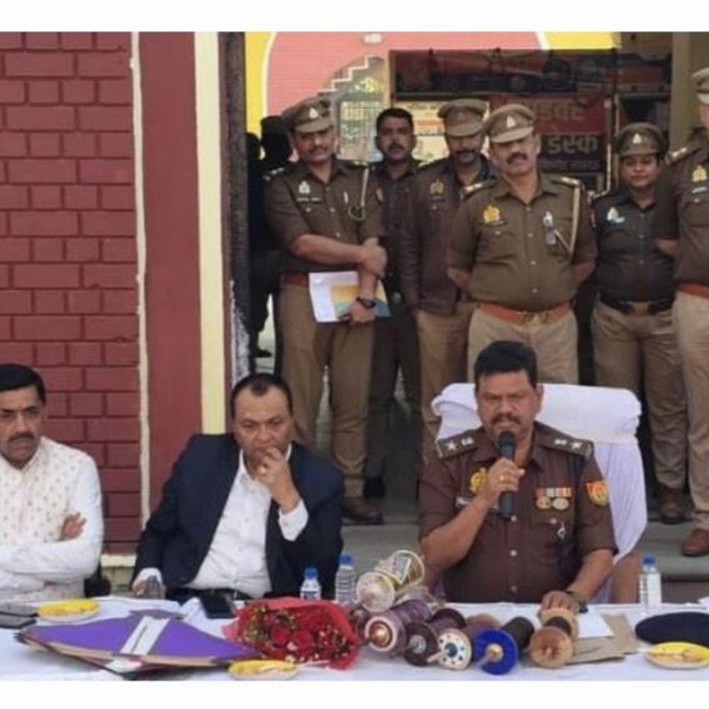 लखनऊ में प्रतिबंधित मांझे पर सख्ती:चौक कोतवाली में जनसुरक्षा बैठक, लोगों ने ली शपथ