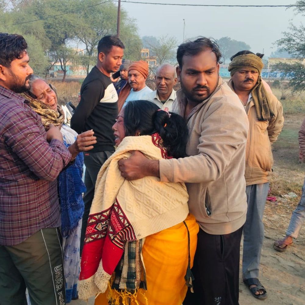 कौशांबी में अज्ञात वाहन की टक्कर से युवक की मौत:सुबह घर से निकला था, सड़क पार करते समय हुआ हादसा