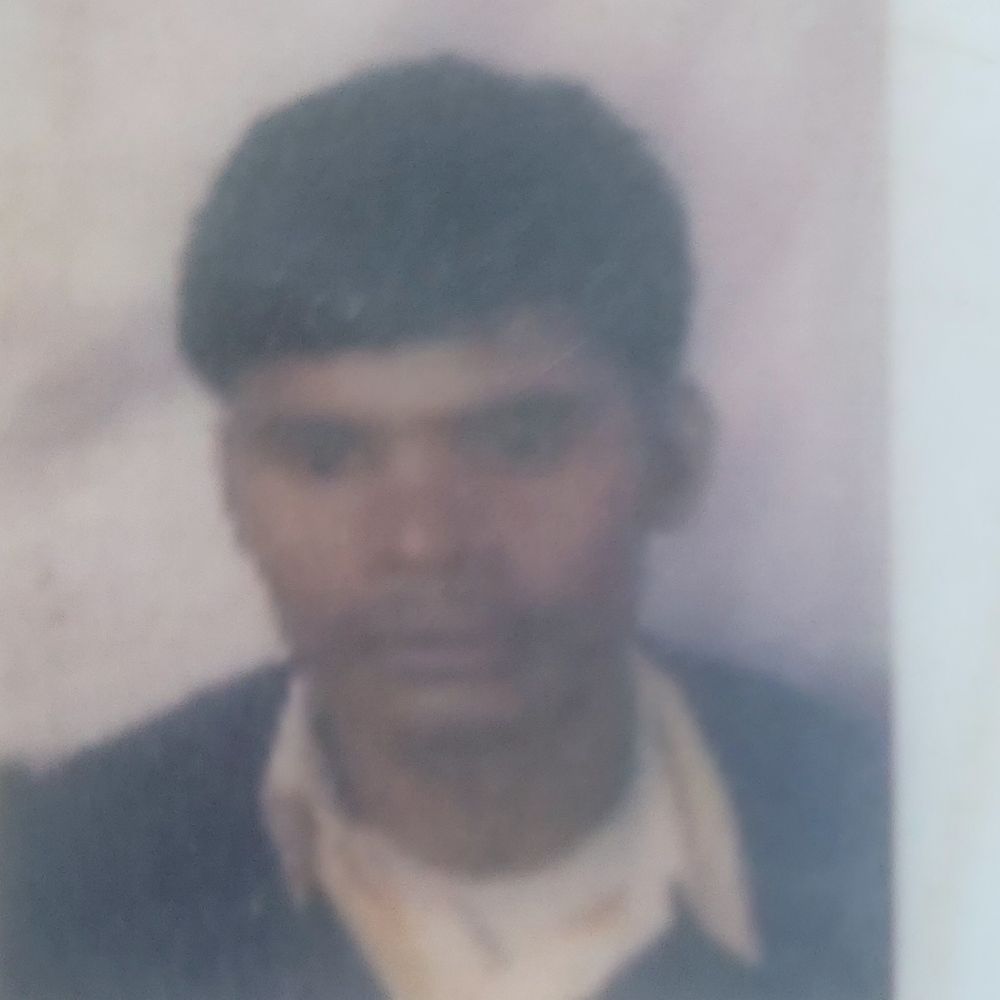 युवक की ट्रेन से कटकर मौत:चकेरी में ट्रैक पार करते समय हादसा, इकलौते बेटे की मौत से परिवार में मातम