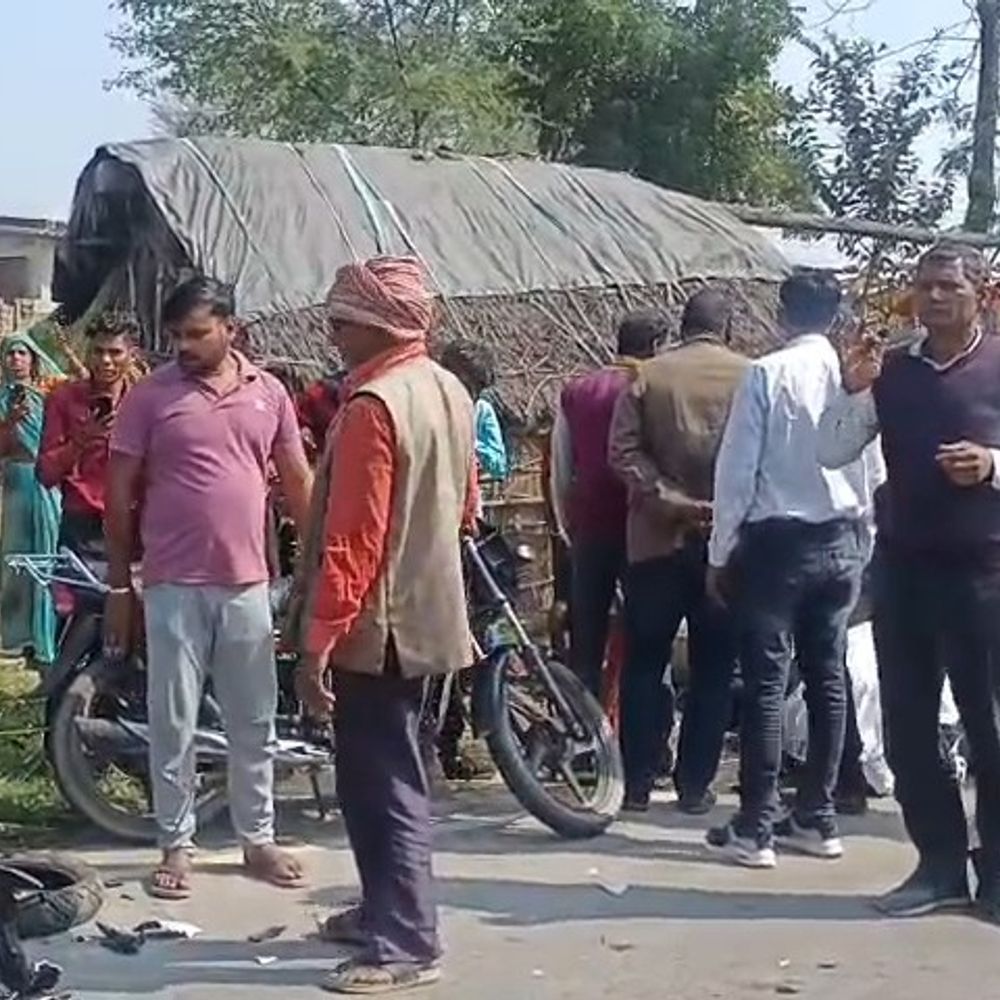 गोंडा में सड़क हादसे में छात्र की मौत:परीक्षा केंद्र जाते समय कार ने बाइक में मारी टक्कर, दो छात्र घायल