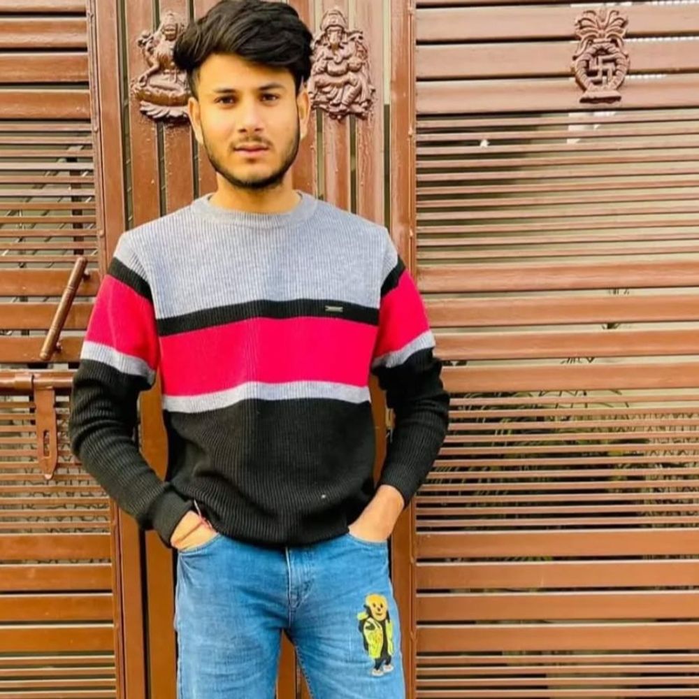 बदमाशों ने दिनदहाड़े युवक को गोली मारी:मेरठ में पिता को खून से लथपथ मिला बेटा, अस्पताल में कराया भर्ती