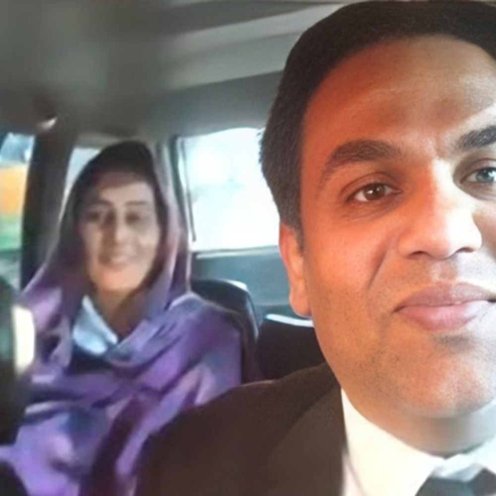 PAK में शेल्टर होम से सरबजीत कौर रिहा:मुस्लिम पति के पास गई, वकील के साथ नई फोटो सामने आई