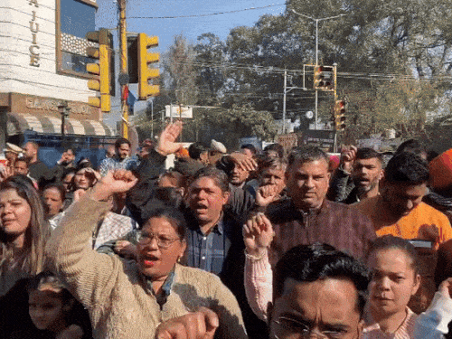 जालंधर में किसान-मजदूरों-बैंक कर्मियों के धरने के PHOTOS:  बैंक कर्मियों ने लगाए नारे-बैंक नहीं खोलेंगे,यहां उल्लू बोलेंगे, किसानों ने लेबर लॉ का किया विरोध – Jalandhar News