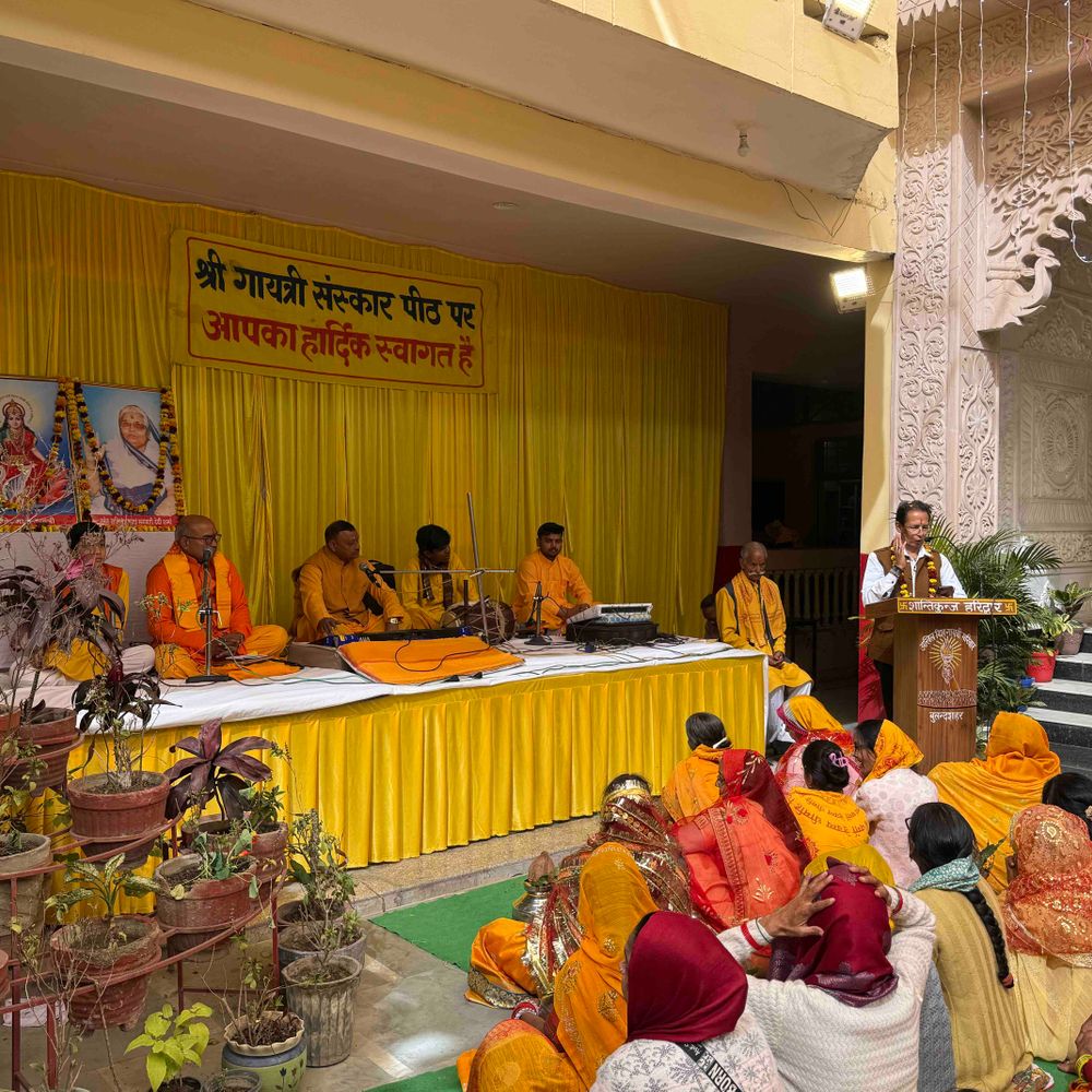 बुलंदशहर में चार दिवसीय वार्षिकोत्सव शोभायात्रा संग शुरू:16 फरवरी को महारुद्राभिषेक, आठ कन्याओं का सामूहिक विवाह