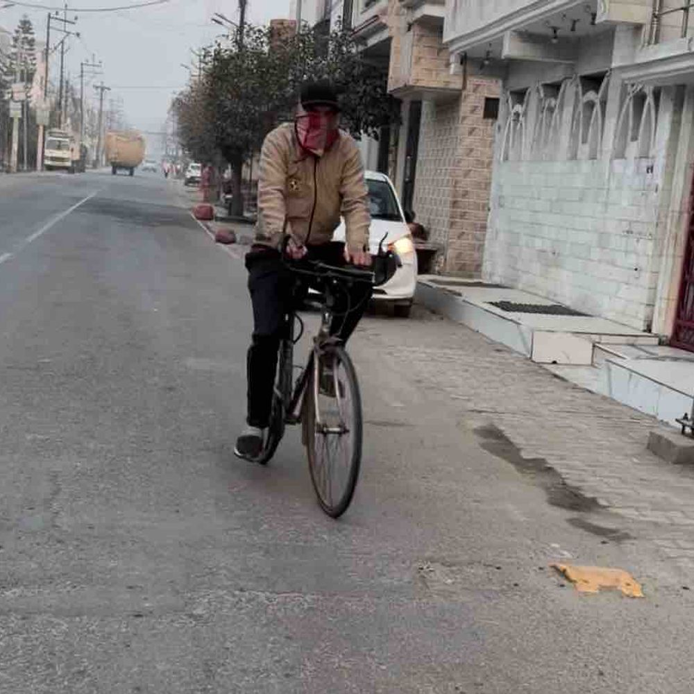 रामपुर में खिली धूप, कोहरे से मिली राहत:न्यूनतम तापमान 12 डिग्री, सड़कों पर बढ़ी चहल-पहल