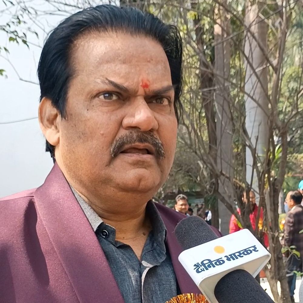 कानपुर पहुंचे फिल्म अभिनेता अखिलेन्द्र मिश्रा-बोले:जेल में कैदियों को हंसा रहे राजपाल यादव, भाषा को लेकर राजनीति दुर्भाग्यपूर्ण