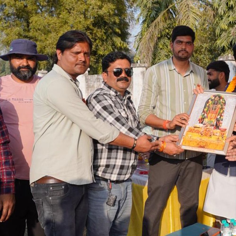 जौनपुर में तिलकधारी सिंह क्रिकेट प्रतियोगिता का समापन:समाजसेवी ज्ञान प्रकाश सिंह ने विजेता और उपविजेता टीम को पुरस्कृत किया