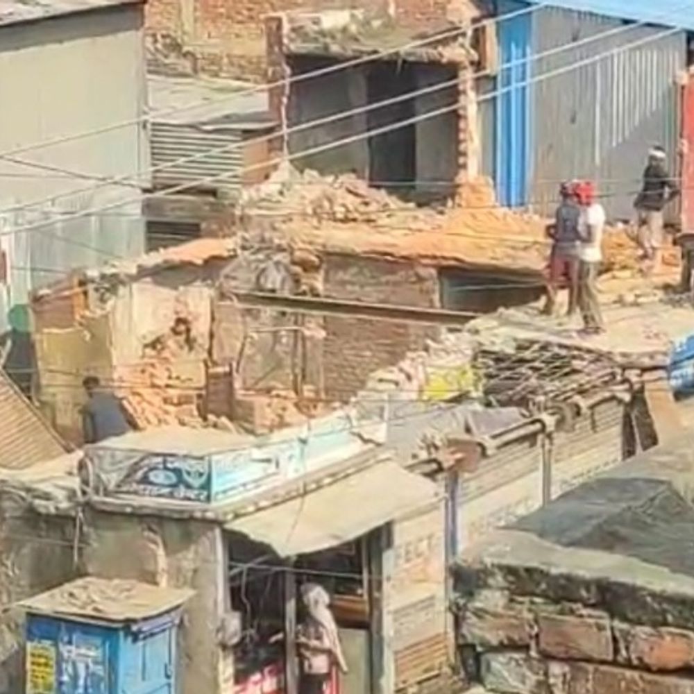 सुल्तानपुर में जमीन विवाद, फर्जी एग्रीमेंट से कब्जे का आरोप:पुलिस पर मिलीभगत का आरोप, एसपी ने सीओ सिटी को सौंपी जांच