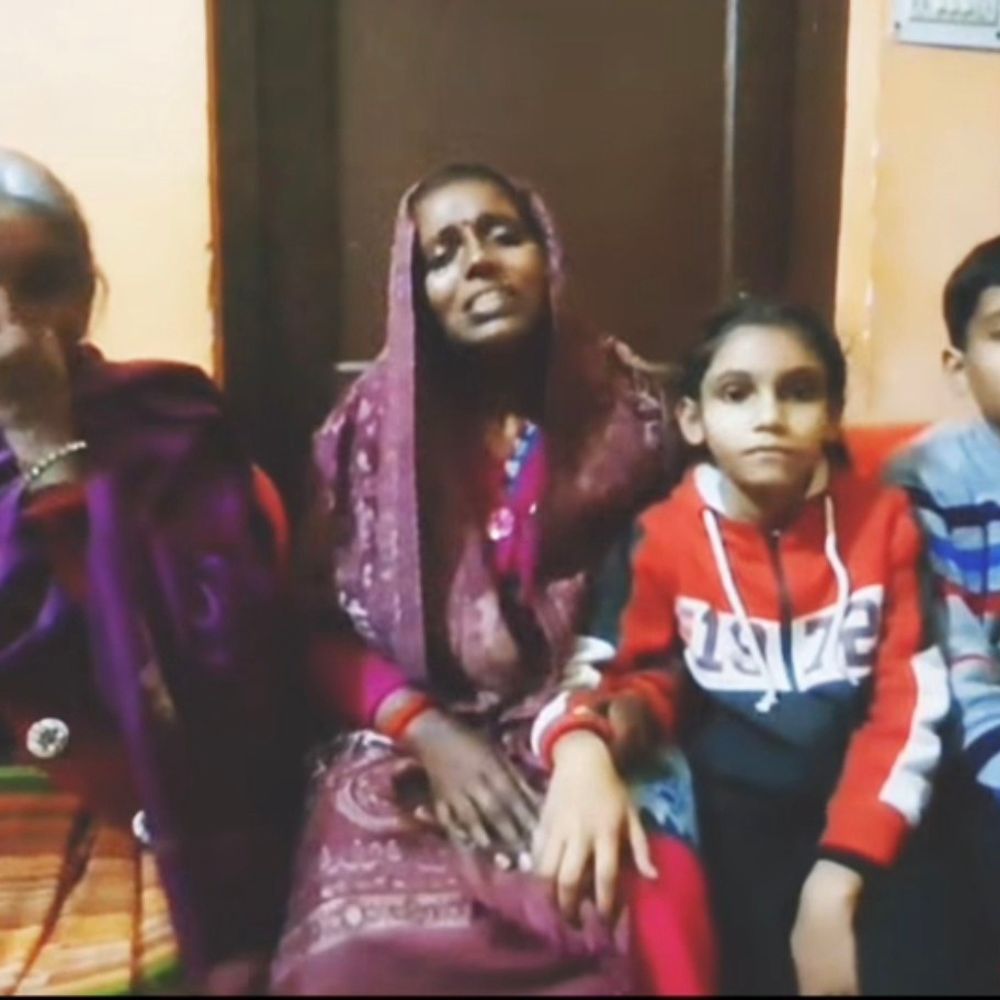 सुमित गुप्ता आत्महत्या मामले में एक आरोपी गिरफ्तार:मैलानी पुलिस ने सतेंद्र यादव को पकड़ा, अन्य की तलाश जारी