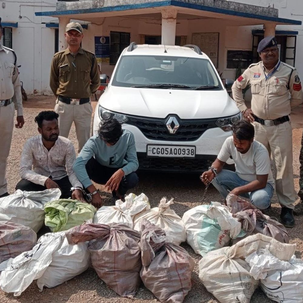 धमतरी में 5.72 लाख की शराब जब्त:  कार से हो रही थी 706 बोतल की तस्करी, 3 तस्कर गिरफ्तार – Dhamtari News