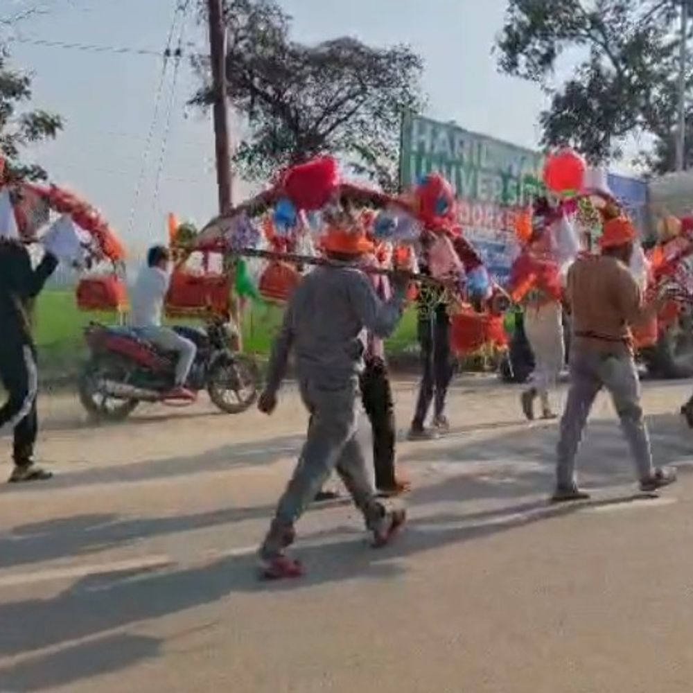 बुलंदशहर में कावड़ियों का आवागमन हुआ शुरू:शिवालयों में सुरक्षा कड़ी, दो लाख श्रद्धालुओं का अनुमान