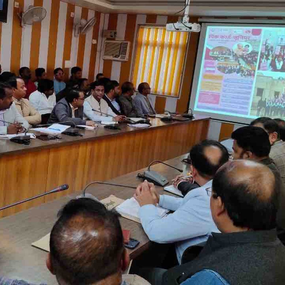 गोरखपुर को UP हेल्थ डैशबोर्ड में चौथा स्थान मिला:स्वास्थ्य कार्यक्रमों की समीक्षा, टीकाकरण और निगरानी पर जोर