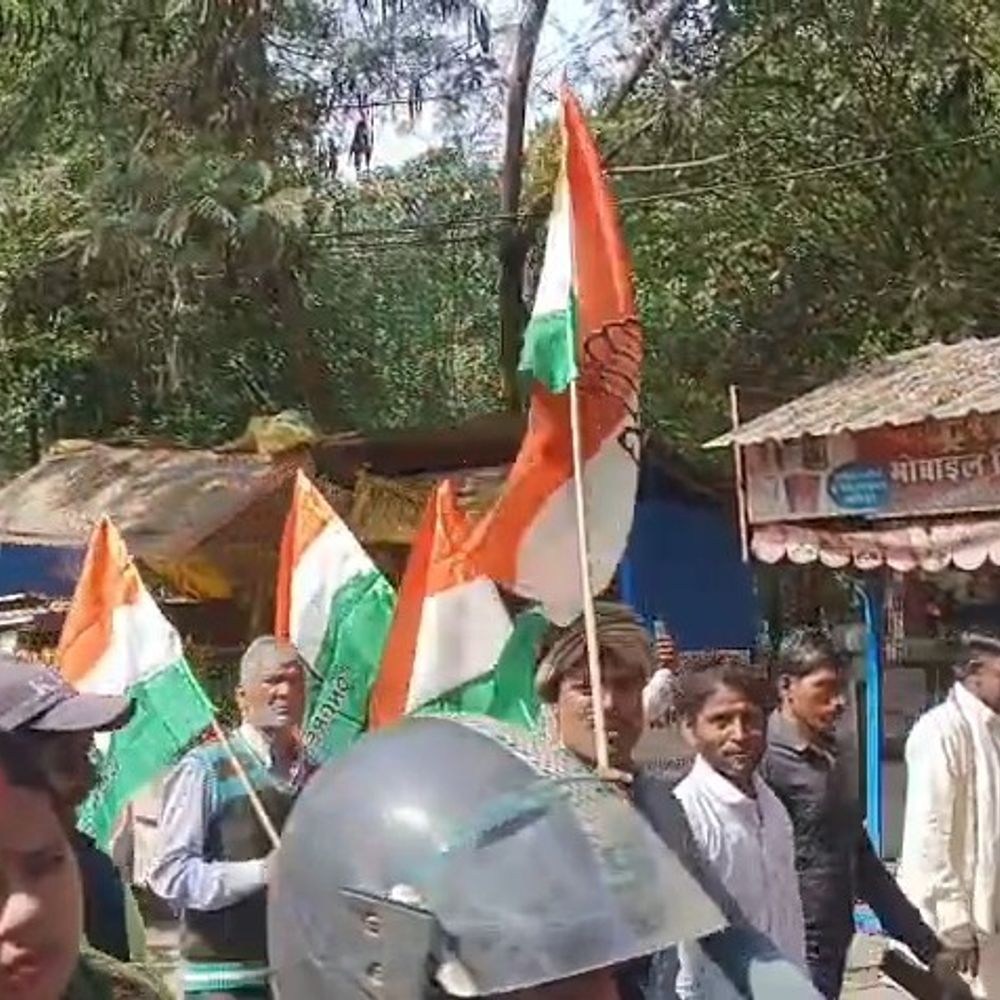 मनरेगा बचाने को कांग्रेस की 15 किमी पदयात्रा:केंद्र सरकार पर मनरेगा कमजोर करने का आरोप, आंदोलन तेज करने का संकल्प