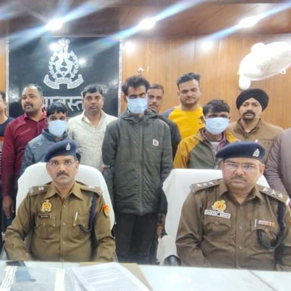 श्रावस्ती में चोरी के तीन आरोपी गिरफ्तार:सीतापुर के शातिर दिन में गांव-गांव करते थे रेकी, रात में देते थे वारदात को अंजाम