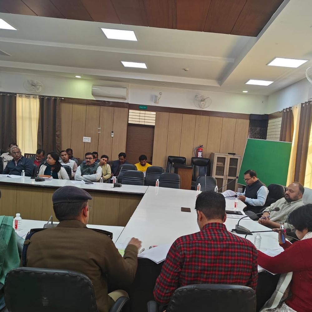 हापुड़ में यूपी बोर्ड परीक्षाएं 18 फरवरी से होंगी शुरू:डीएम ने नकल विहीन, पारदर्शी माहौल के लिए दिए सख्त निर्देश