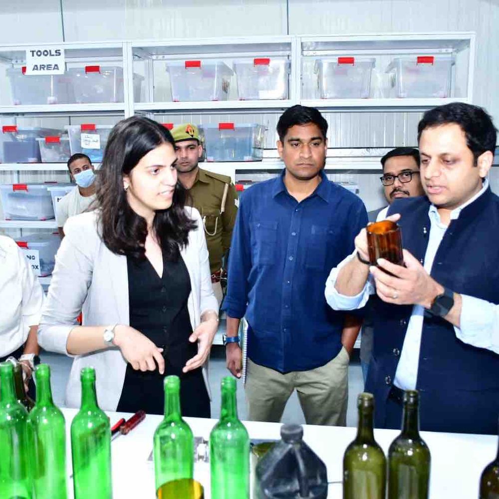 गाजियाबाद में कांच कचरे से बनेंगे उपयोगी उत्पाद:नगर निगम ने विजयनगर में ग्लास अप साइक्लिंग सेंटर शुरू किया