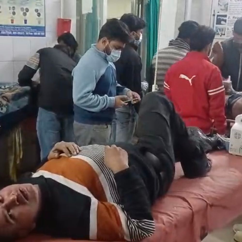 बिजनौर में कार ने सिपाही को मारी टक्कर:गंभीर हालत में हायर सेंटर रेफर, चालक गाड़ी छोड़कर मौके से फरार