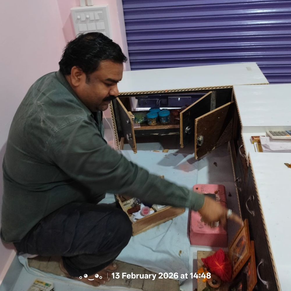 चित्रकूट में सर्राफा दुकान से 5 लाख की चोरी:ताला तोड़कर चोर 600 ग्राम चांदी, 20 ग्राम सोना लेकर फरार