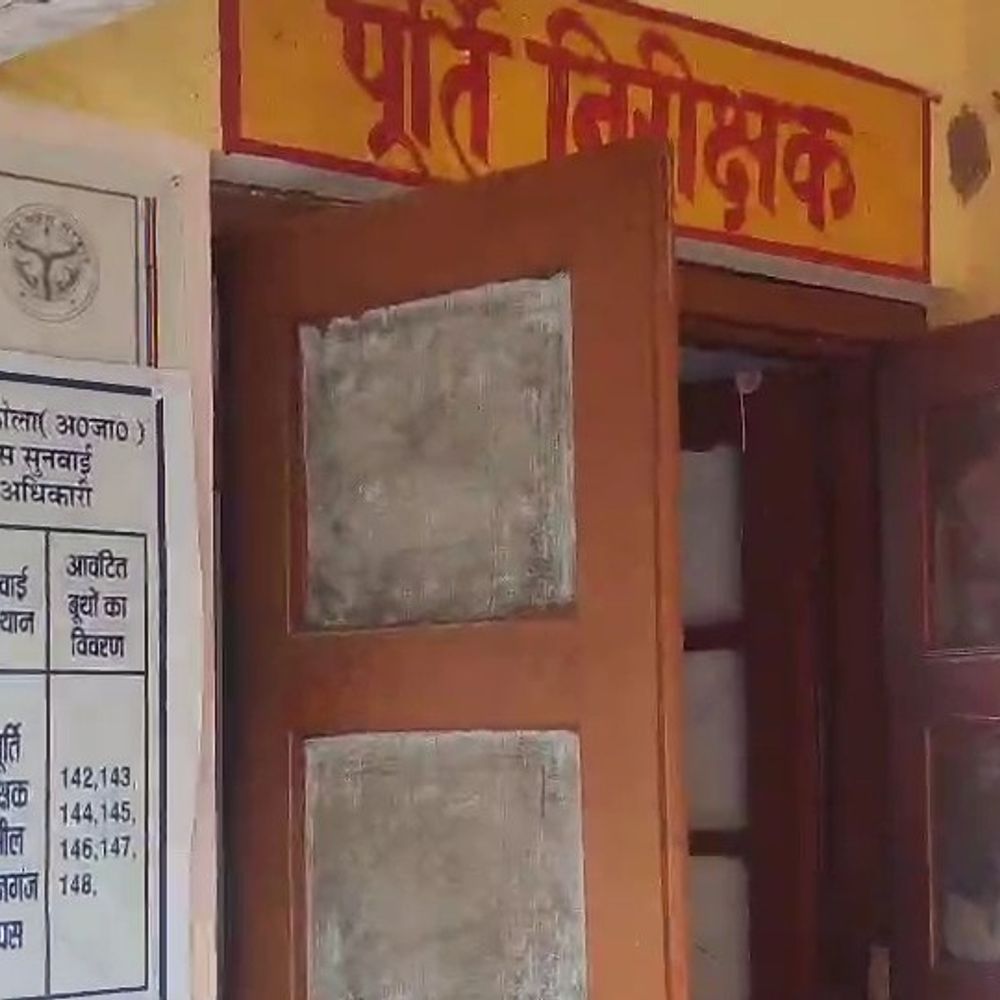 AERO बैनर अधिकारी की जगह भाजपा मंडल अध्यक्ष का नंबर:एक माह से लगा है गलत नंबर वाला बैनर; जांच के आदेश, बूथ 142 से 148 तक की जिम्मेदारी AERO को