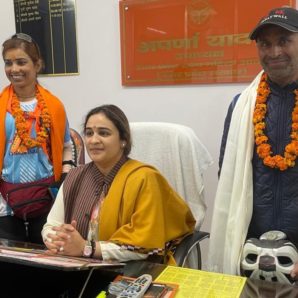 नेपाल से आए 2 साइकिल यात्रियों का सम्मान:राज्य महिला आयोग कार्यालय में पर्यावरण संरक्षण संदेश दिया