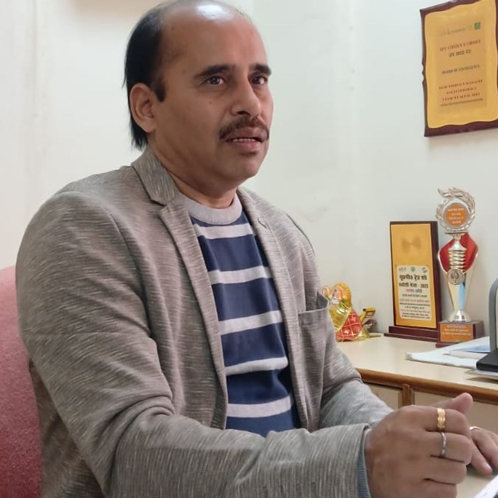 अमेठी में सहालग में नए नोटों की कमी:बैंक ग्राहकों को लौटा रहे, बाजार में ऊंचे दाम पर बिक रहीं गड्डियां