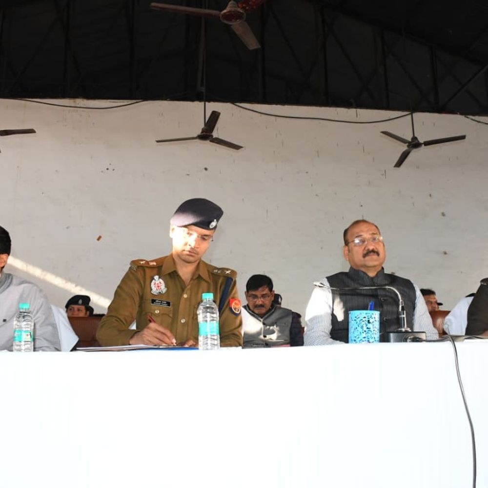 त्योहारों को शांतिपूर्ण संपन्न कराना हमारा दायित्व: जिलाधिकारी:महाशिवरात्रि, होली सहित आगामी पर्वों पर शांति समिति की बैठक