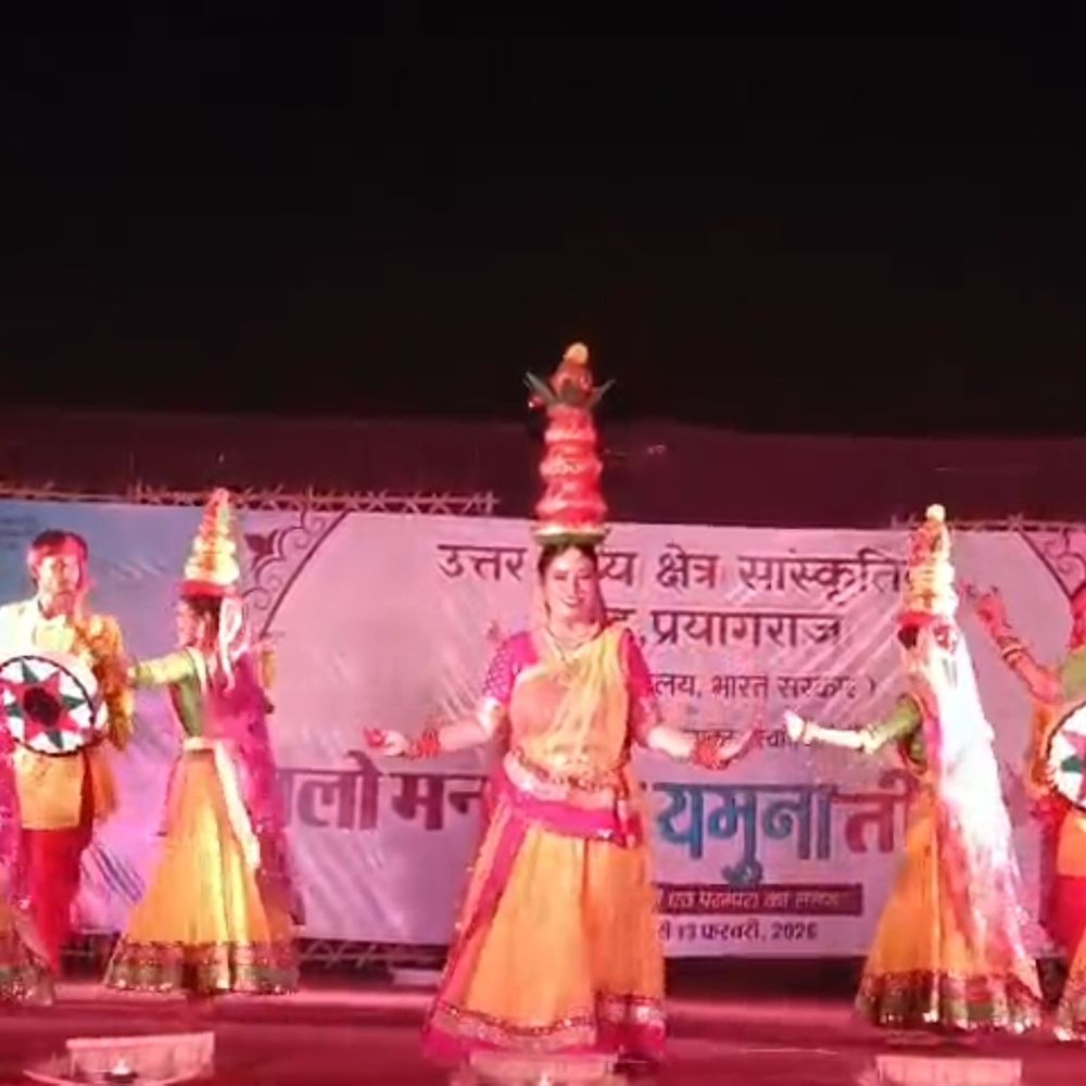 प्रयागराज संगम तट पर लोक संस्कृति का समागम:'चलो मन गंगा-यमुना तीर' में अवधी नृत्य, कथक और गायन ने बांधा समां