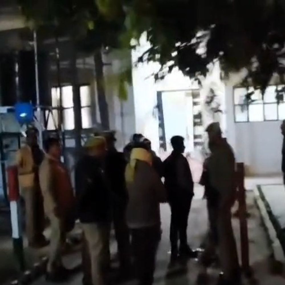 वाहन की टक्कर से बाइक सवार की मौत:सीतापुर में पुलिस सीसीटीवी फुटेज खंगाल रही, वाहन की तलाश में जुटी