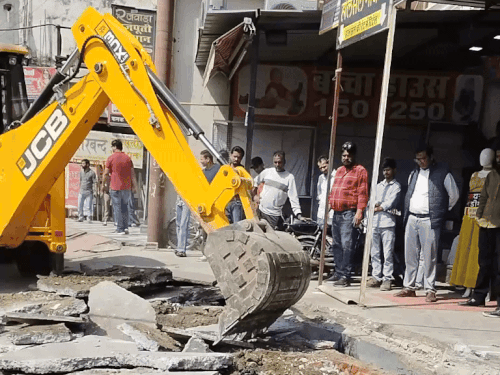 भीलवाड़ा में दूसरे दिन भी निगम ने अतिक्रमण हटाए:  अतिक्रमियों को चेतावनी,अतिक्रमण खुद हटा ले-चालान भी कटेगा,लीगल एक्शन भी होगा – Bhilwara News