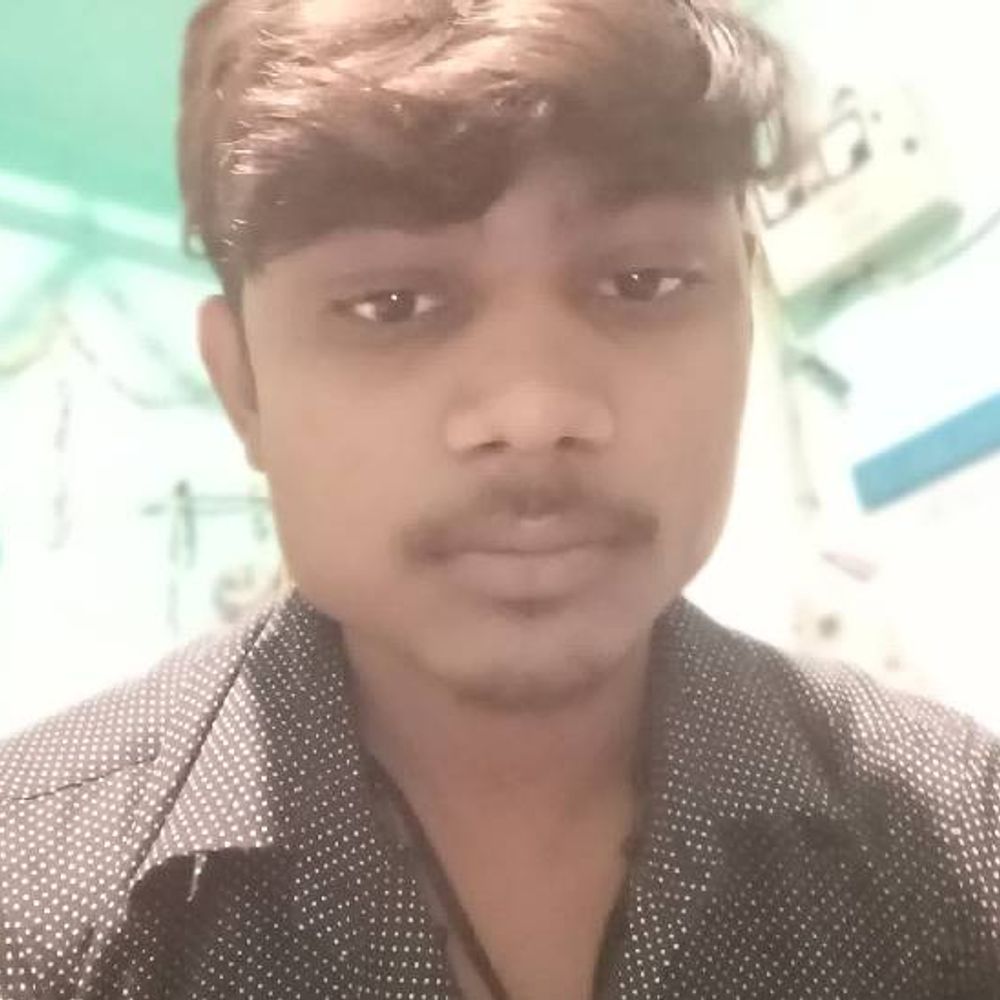 झांसी में जमीन पर सो रहे युवक की मौत:शराब पीकर सड़क किनारे बेसुध पड़ा था, पिता उठाकर घर लाए, सुबह उठा नहीं